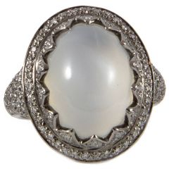 Sortija con piedra luna y diamantes
