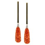Pendientes barra de oro con pendolinos de coral tallado