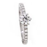 Solitario de diamante 0,50ct y brillantes modelo Manterola