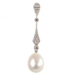 Pendientes largos de diamantes y estilo art decô