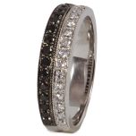 Sortija diamantes blanco y negro
